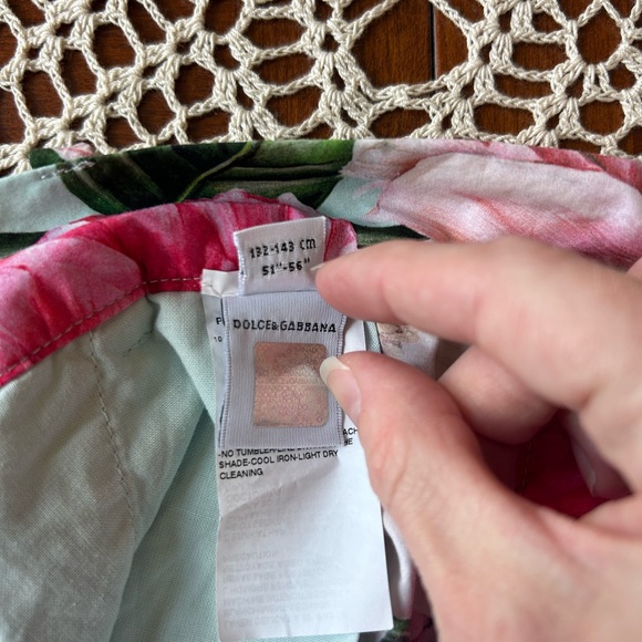 Dolce & Gabbana children’s 9/10 rainbow floral cotton shorts - Picture 8 of 9